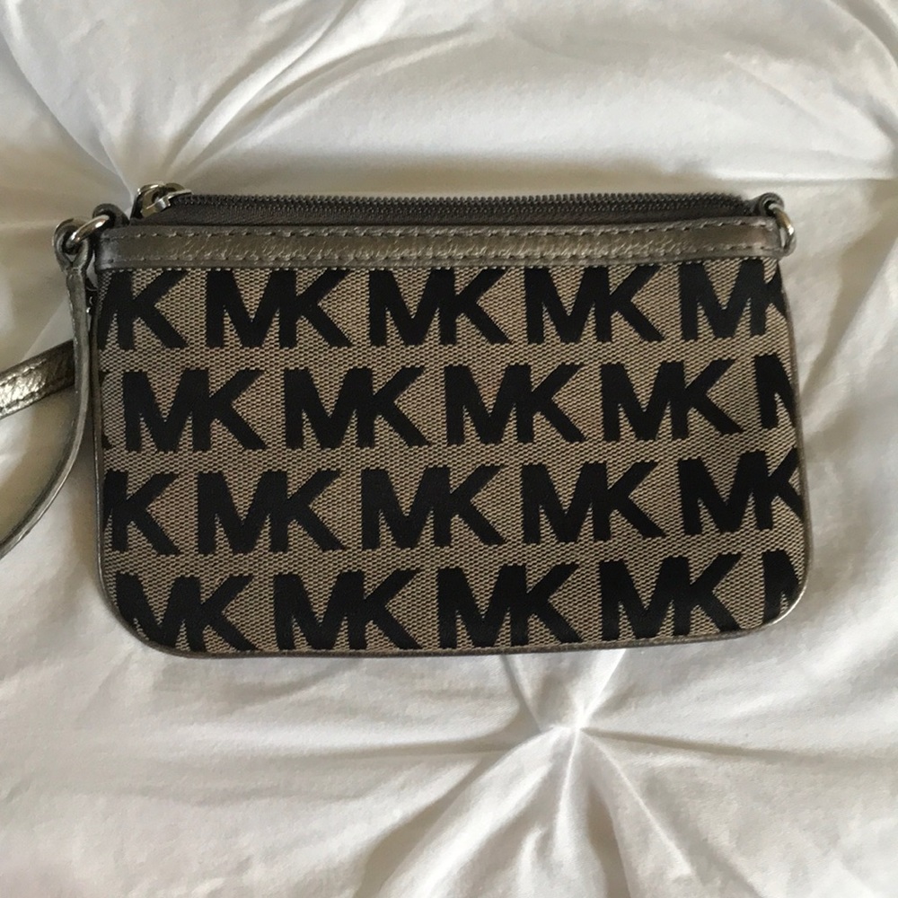 Michael Kors wristlet